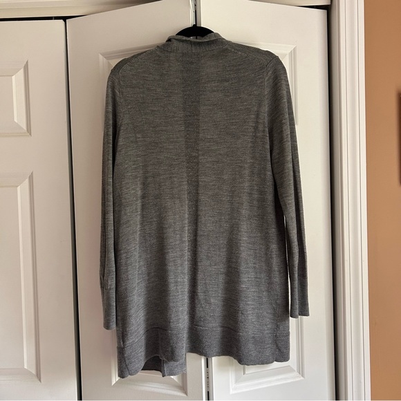 BANANA REPUBLIC 100% WOOL CARDIGAN- S - Picture 2 of 4